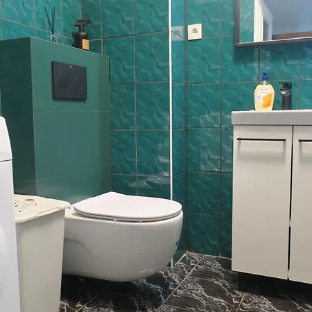 Spacious 10 Minutes From Center By Metro Przestronna Kawalerka Ursynow Lejlighed